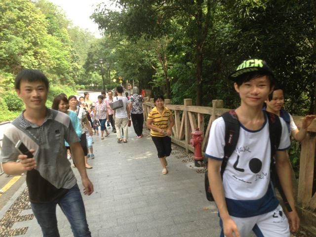鳳凰山登山、抓魚